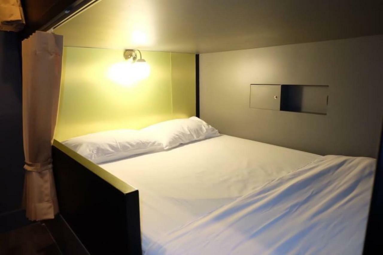 Four Sisters Homestay Bangkok Eksteriør bilde